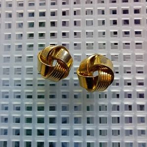 Gold knot earrings